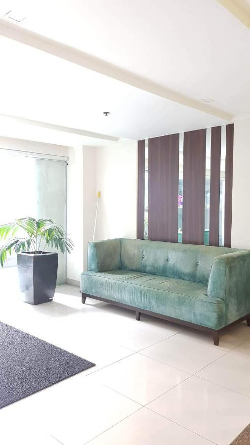 101 Newport Blvd C2 4F By Rechelle Nunag Pasay Bagian luar foto